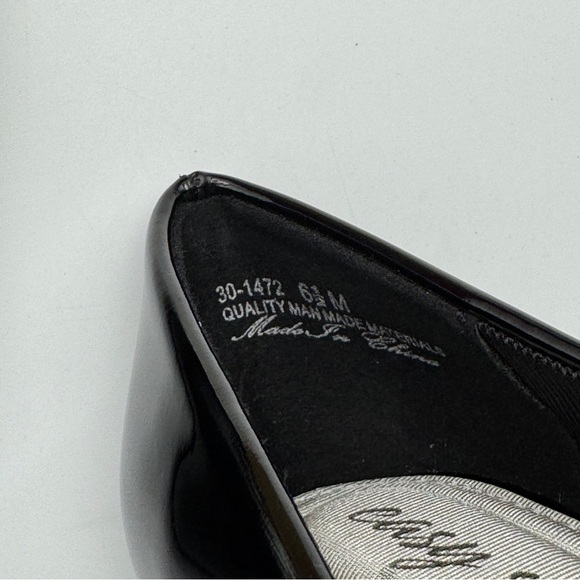 Easy Street Pointe Pumps | Black Patent Size 6.5M - Picture 6 of 7